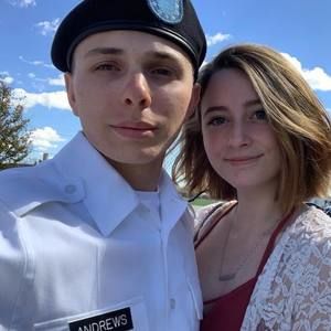 Meet your Posher, Chloe